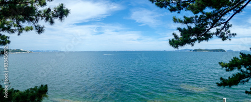 夏の竹島から三河湾を眺める