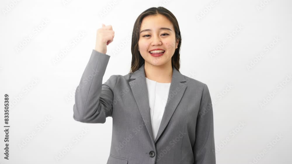 ビジネススーツを着ている若い女性 ビジネスイメージ ビジネススーツを着ている若い女性 ビジネスイメージ