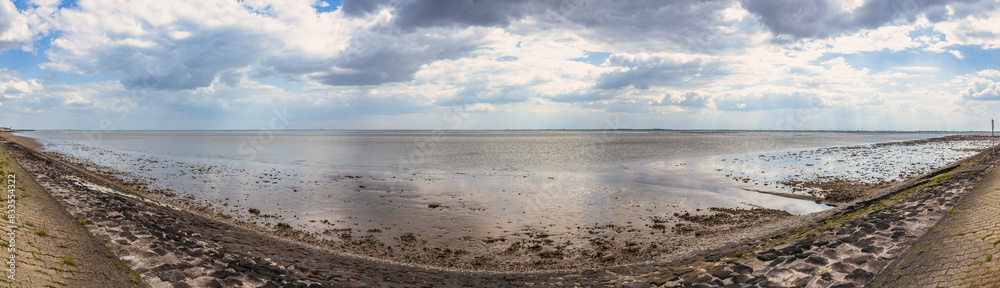 Panorama vom Südstrand in Wilhelmshaven mit Blick auf den Jadebusen Panorama vom Südstrand in Wilhelmshaven mit Blick auf den Jadebusen