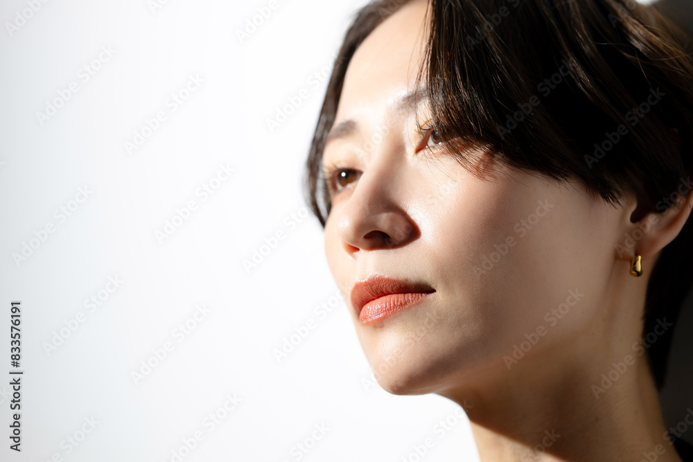 光と影のある女性のポートレート 光と影のある女性のポートレート