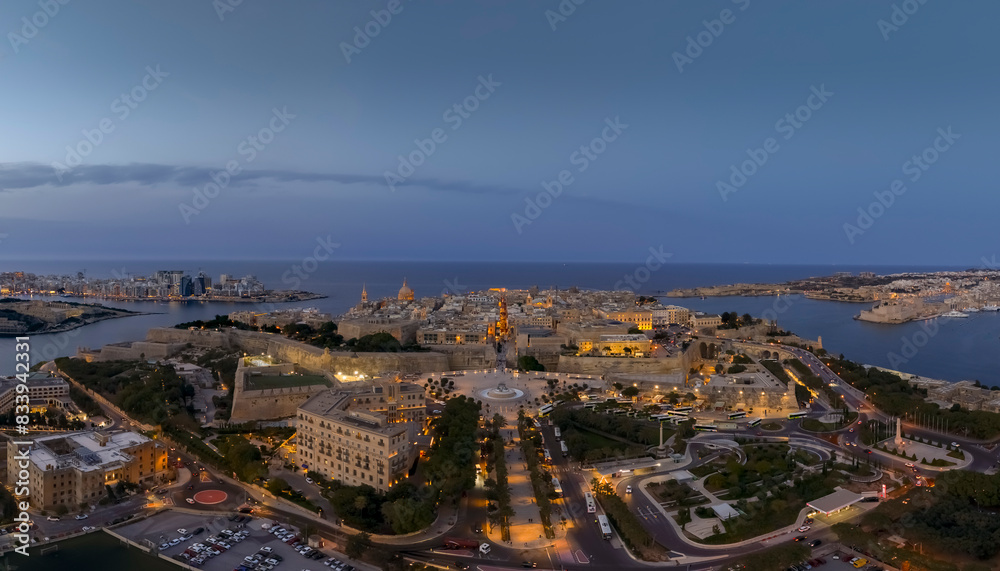 Obraz premium Aerial evening cityscape about the capitol of Malta Valetta city.