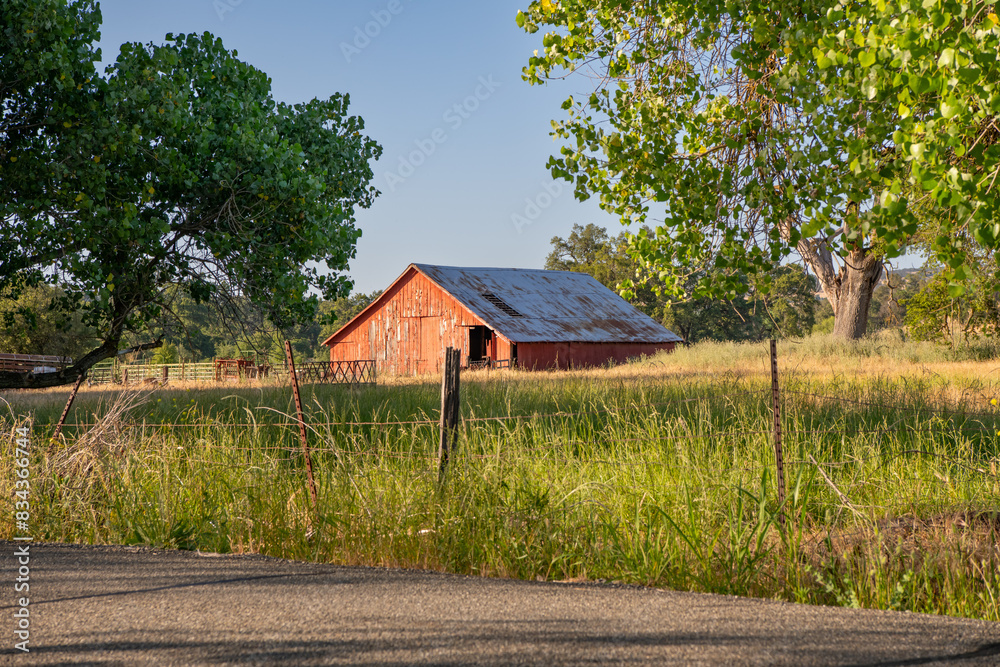 Fototapeta premium Old Red Barn