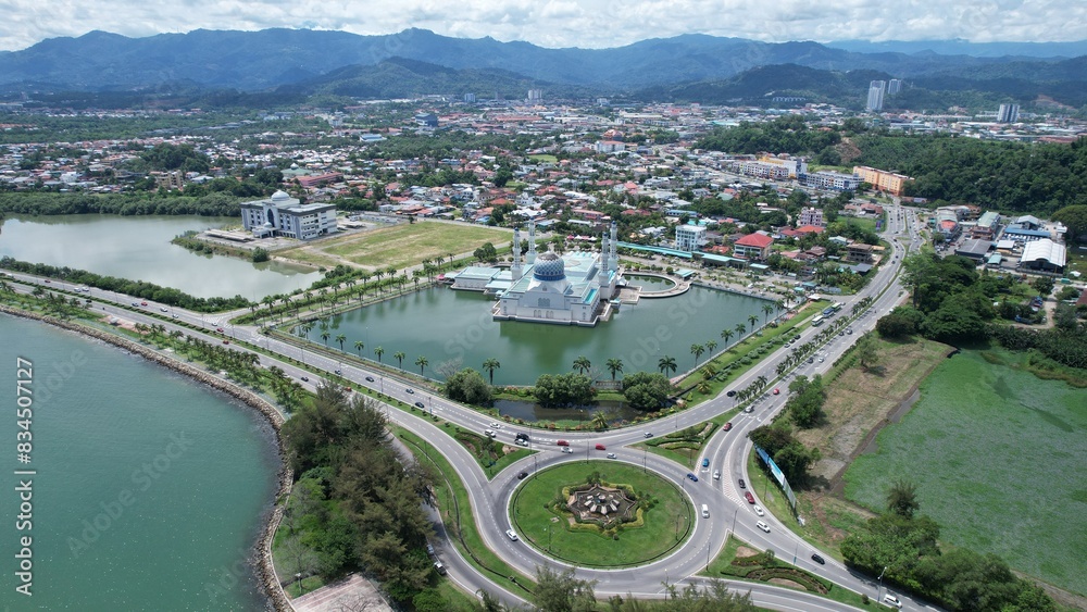 Fototapeta premium Kota Kinabalu, Malaysia – May 30 2024: The Floating Mosque of Kota Kinabalu