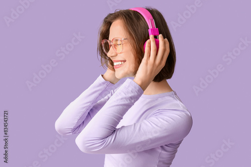 Smiling young woman with sh...