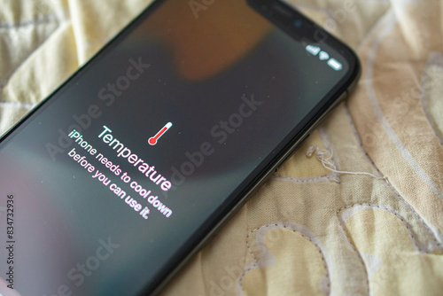 Smartphone temperature warning message