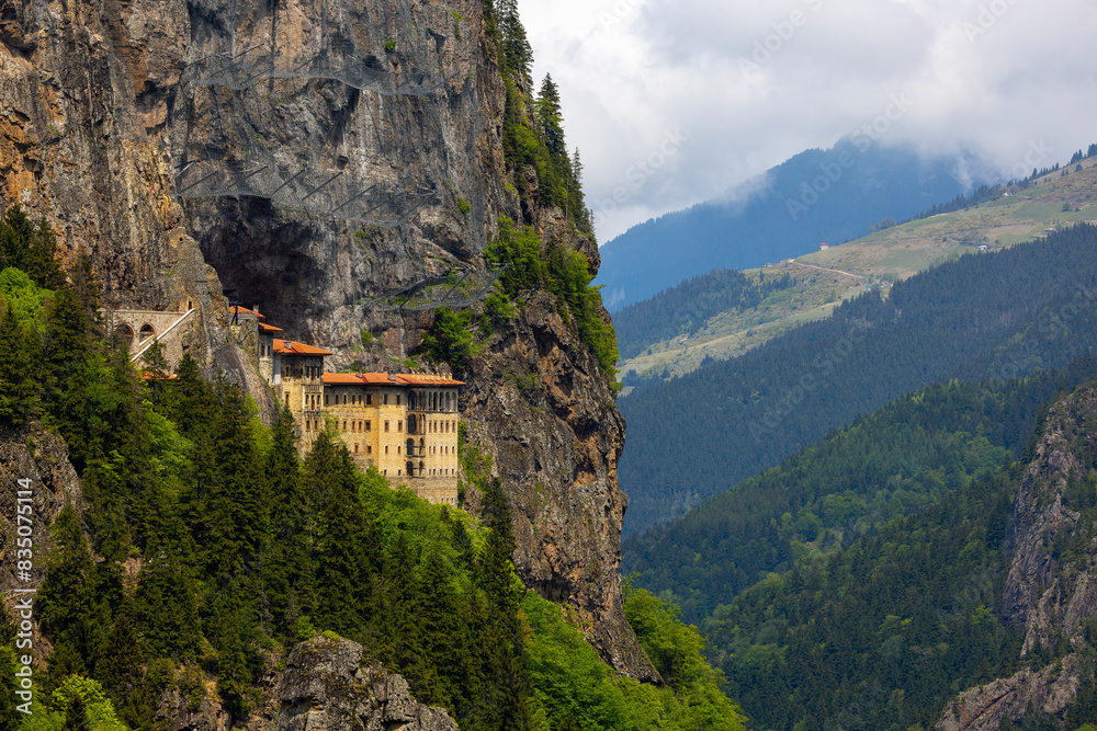 Fototapeta premium Sumela Monastery (Turkish: Sümela Manastırı) is a Greek Orthodox monastery, in the Maçka district of Trabzon Province in modern Turkey.