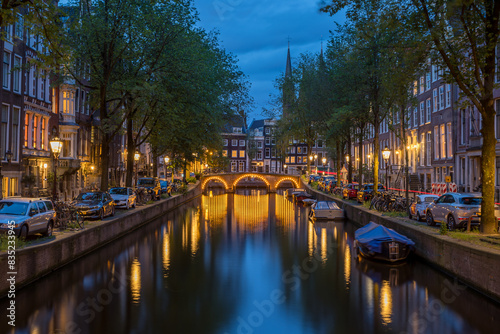 Fototapeta Twilight along the Leidsegracht canal