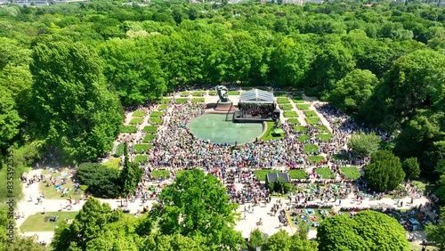 Warszawa - dzień przy Łazienkach Króewlskich photo