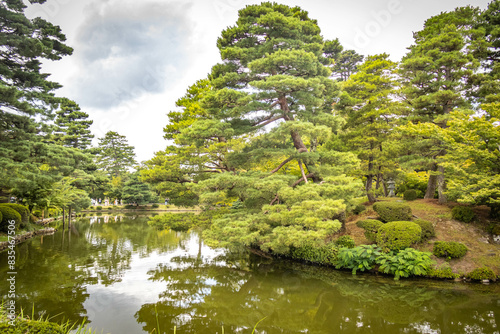 pond in the park, kenrokuen, kenroku-en, kanazawa, japan, three great gardens, japanese garden, zen garden photo