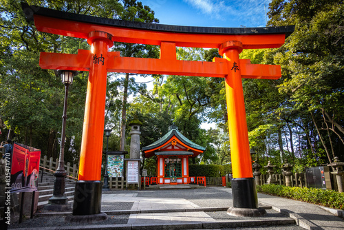Tableau sur toile fushimi inari taisha, fushimi inari, kyoto, torii, gates, vermilion, pathway, ja