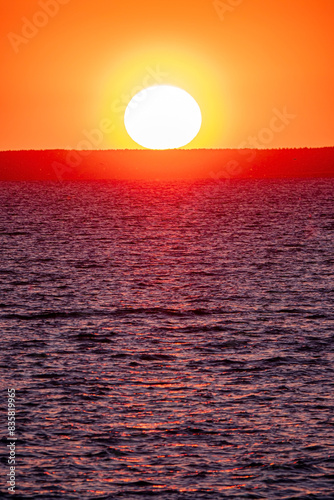 Fototapeta Naklejka Na Ścianę i Meble -  sunset on the sea landscape