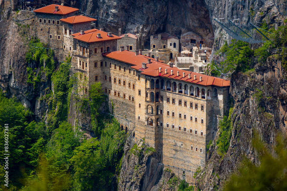 Obraz premium Sumela Monastery (Turkish: Sümela Manastırı) is a Greek Orthodox monastery, in the Maçka district of Trabzon Province in modern Turkey.