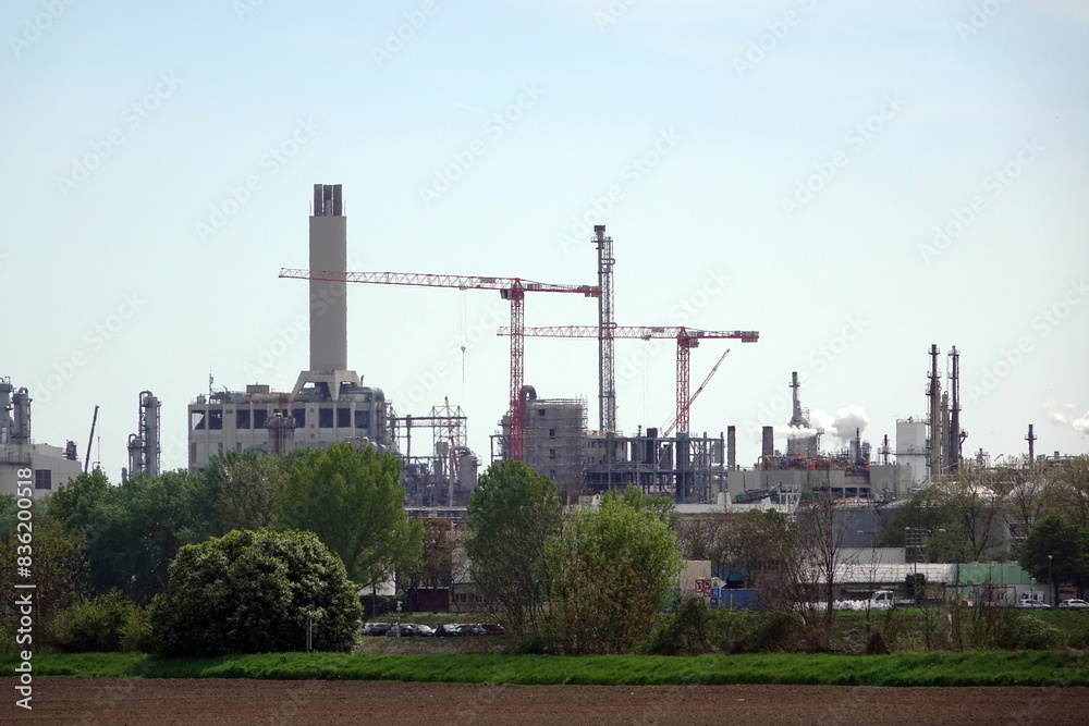 Baustelle in einem Industriegebiet Baustelle in einem Industriegebiet