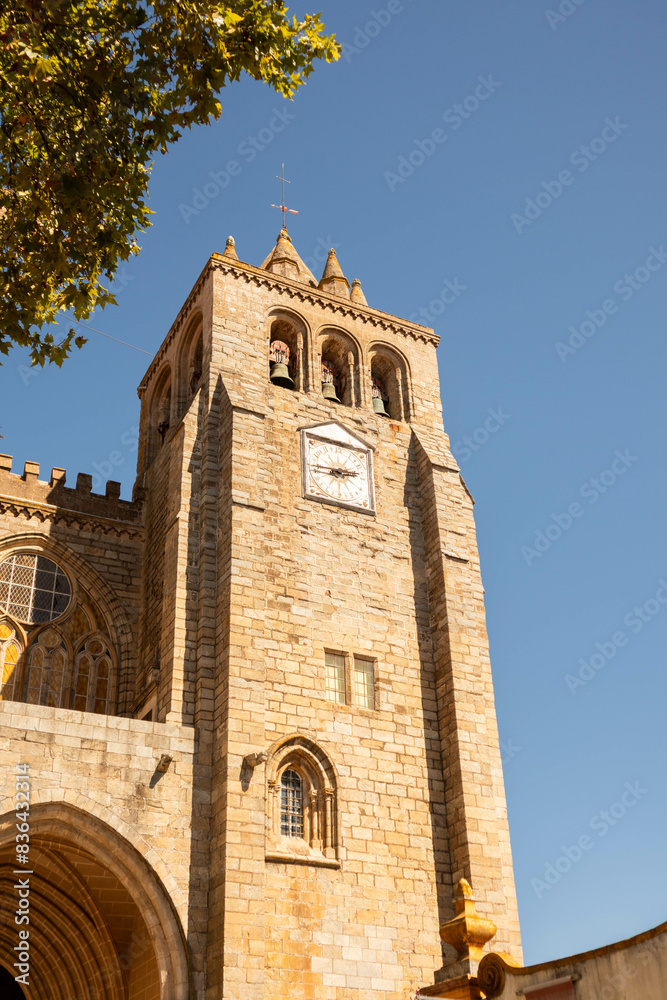 Obraz premium Church in City of Évora, Portugal