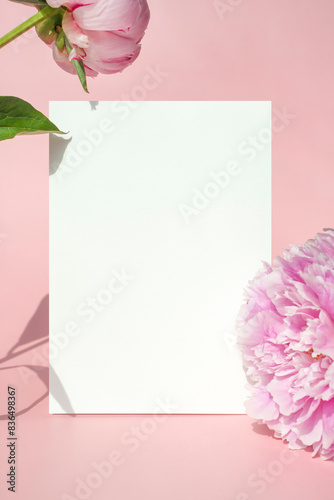 작약꽃과 카드 목업 photo