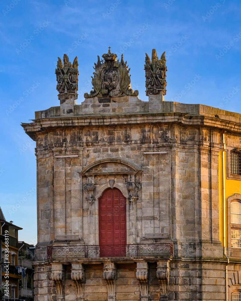 Obraz premium Medieval architecture of the Portuguese Centre of Photography building, Porto