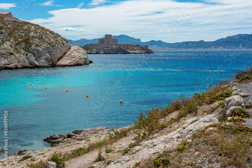 Vue sur le Château d'If au large de Marseille