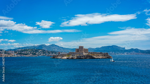 Obraz na płótnie Vue sur le Château d'If au large de Marseille w salonie