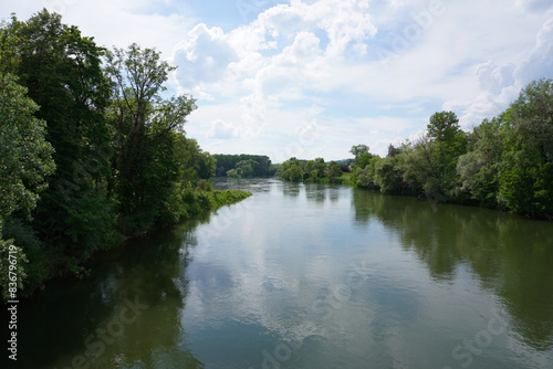 Blick auf den Fluss Donau in Neuburg in Bayern