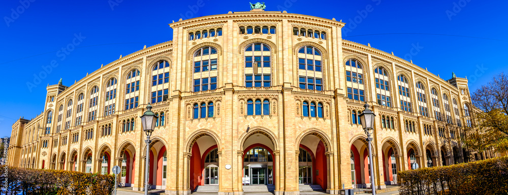 Obraz premium bavarian government building in munich