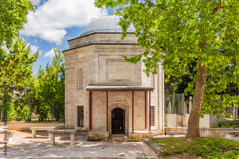 Selçuk Sultan Tomb is the daughter of Sultan Beyazıt II and the sister of Yavuz Sultan Selim. Yavuz Sultan Selim had the mausoleum built. The building has an octagonal plan and a dome. Selçuk Sultan Tomb is the daughter of Sultan Beyazıt II and the sister of Yavuz Sultan Selim. Yavuz Sultan Selim had the mausoleum built. The building has an octagonal plan and a dome.
