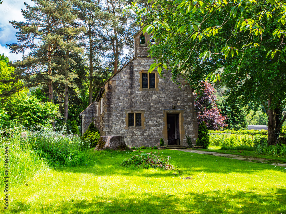 Obraz premium Hutton le hole church and grounds. 