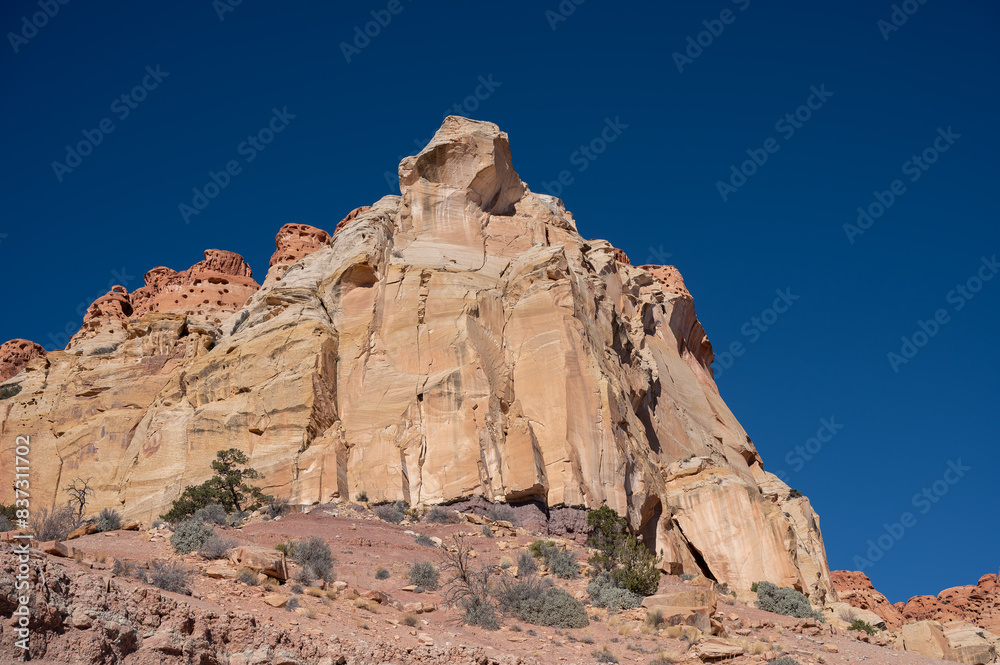 Obraz premium Rock formation in Capitol Reef national park, seen from the Burr Trail Road.