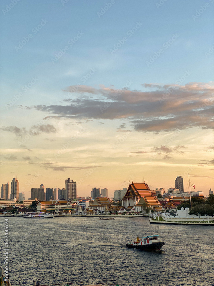 Fototapeta premium city harbor at sunset