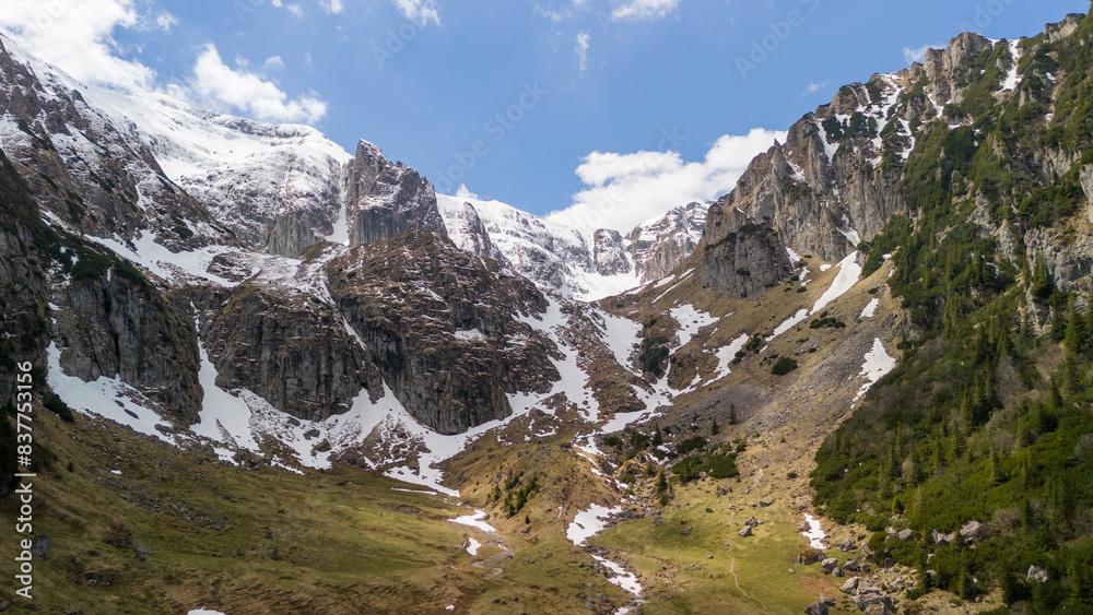 Fototapeta premium swiss mountains in the mountains