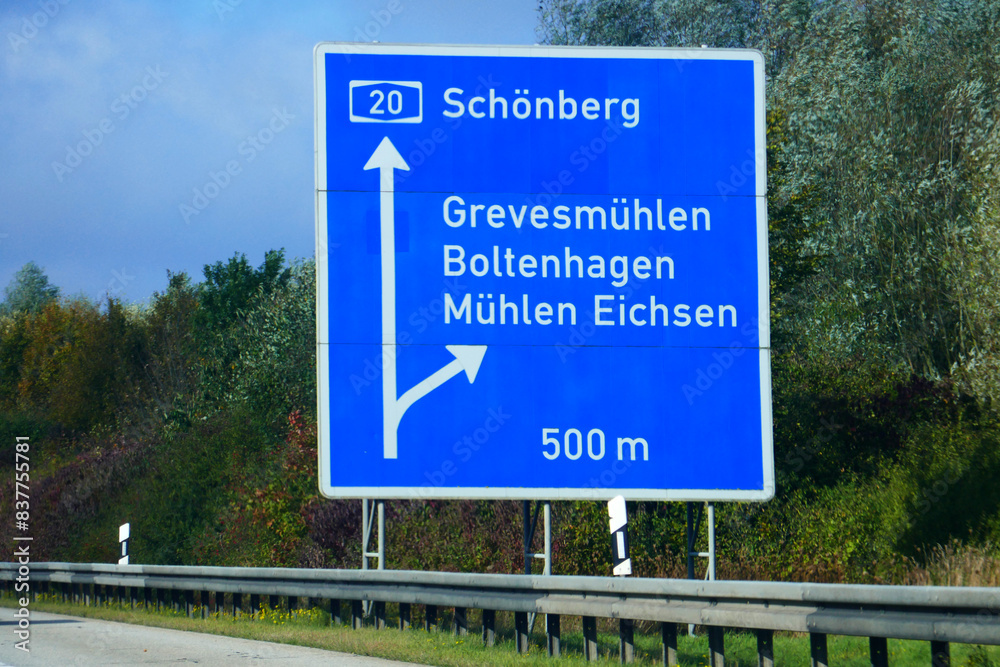 Autobahnschild Richtung Schönberg Autobahnschild Richtung Schönberg