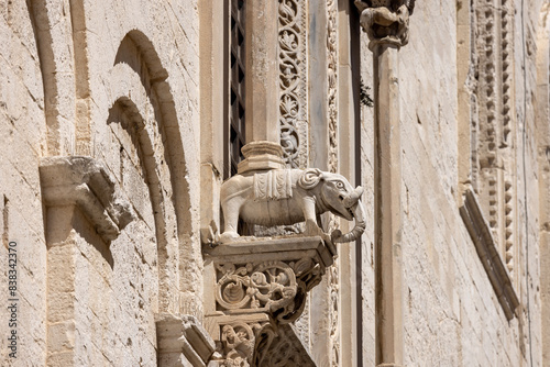 Obraz na płótnie Facade of medieval Bari Cathedral (Cathedral of Saint Sabinus), Bari, Italy, Apulia w salonie