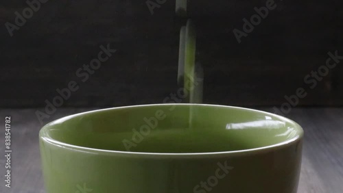 split peas falling in the pot, video