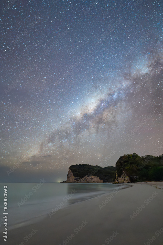 Fototapeta premium Scenic view of Milky Way seen from Pantai Tarimbang, Sumba Island