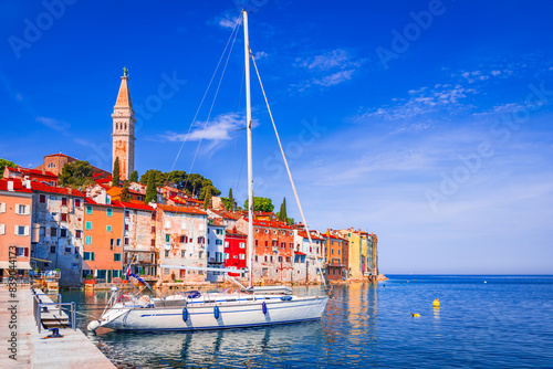 Obraz na płótnie Rovinj, Croatia. Old town harbor, sunny day with blue sky. Adriatic Sea, Dalmatia coastline, Istria. w salonie