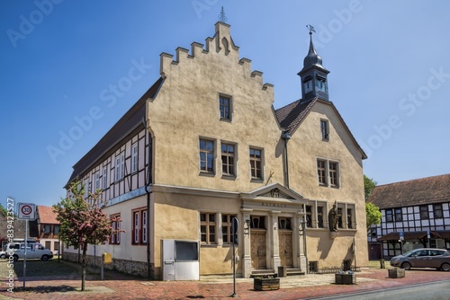 Obraz na płótnie oebisfelde, deutschland - historisches rathaus in der altstadt w salonie