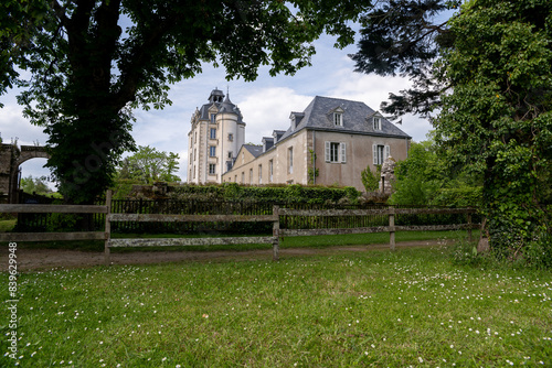 Château dans un parc en Bretagne