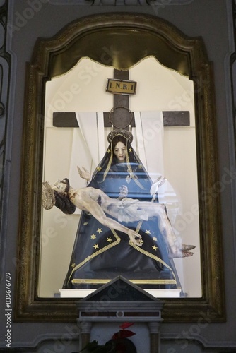 Obraz na płótnie Vasto - Scultura lignea settecentesca della Pietà nella Chiesa di San Francesco di Paola w salonie
