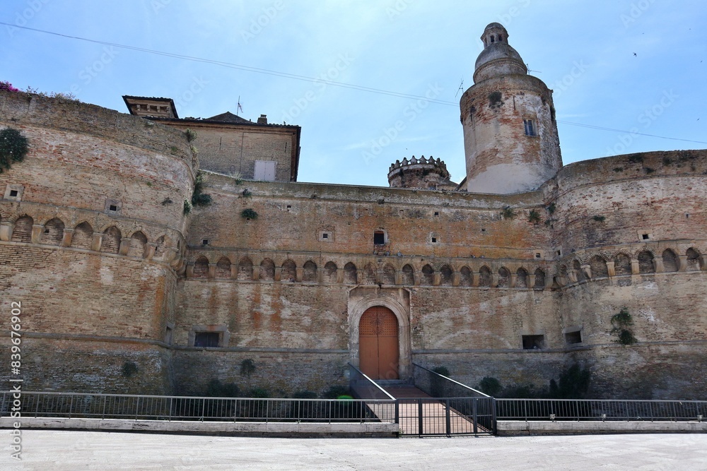 Vasto - Castello Caldoresco da Piazza Barbacani