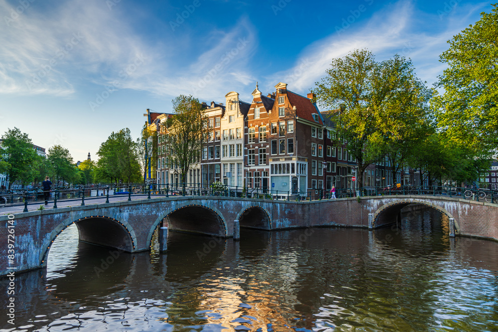 Fototapeta premium Amsterdam city overlooking the canal..