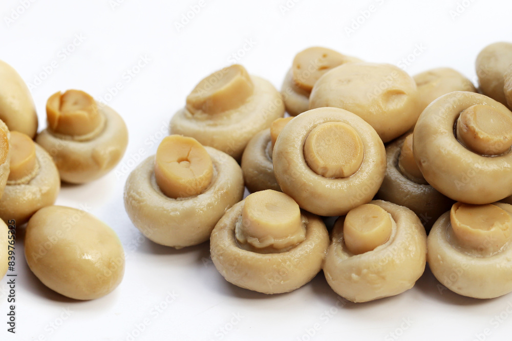 Champignon mushrooms in brine. Canned champignon mushrooms whole Champignon mushrooms in brine. Canned champignon mushrooms whole
