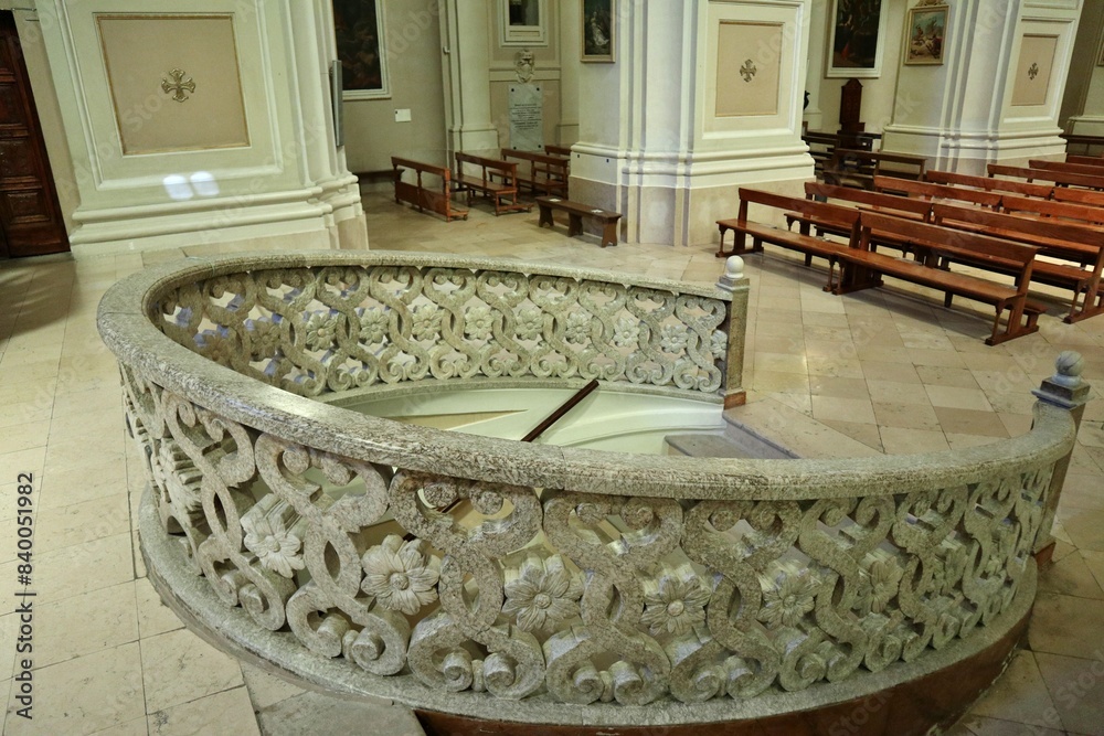 Vasto - Balaustrata ottocentesca nella Chiesa di Santa Maria Maggiore