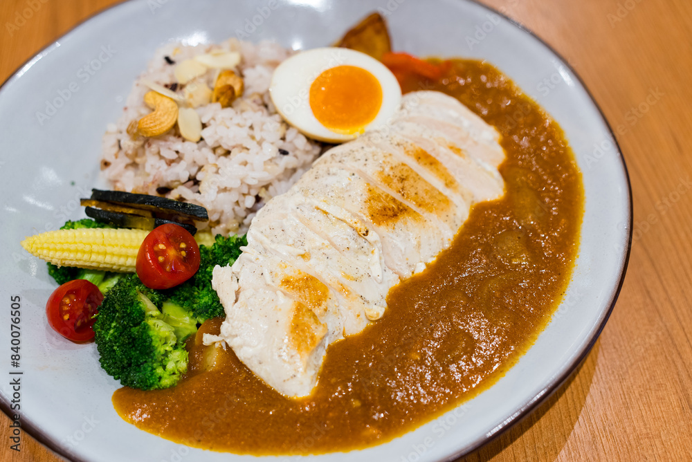 Curry chicken rice on the plate Curry chicken rice on the plate