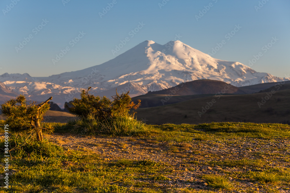 Ταπετσαρία Panoramic view of the mount Elbrus