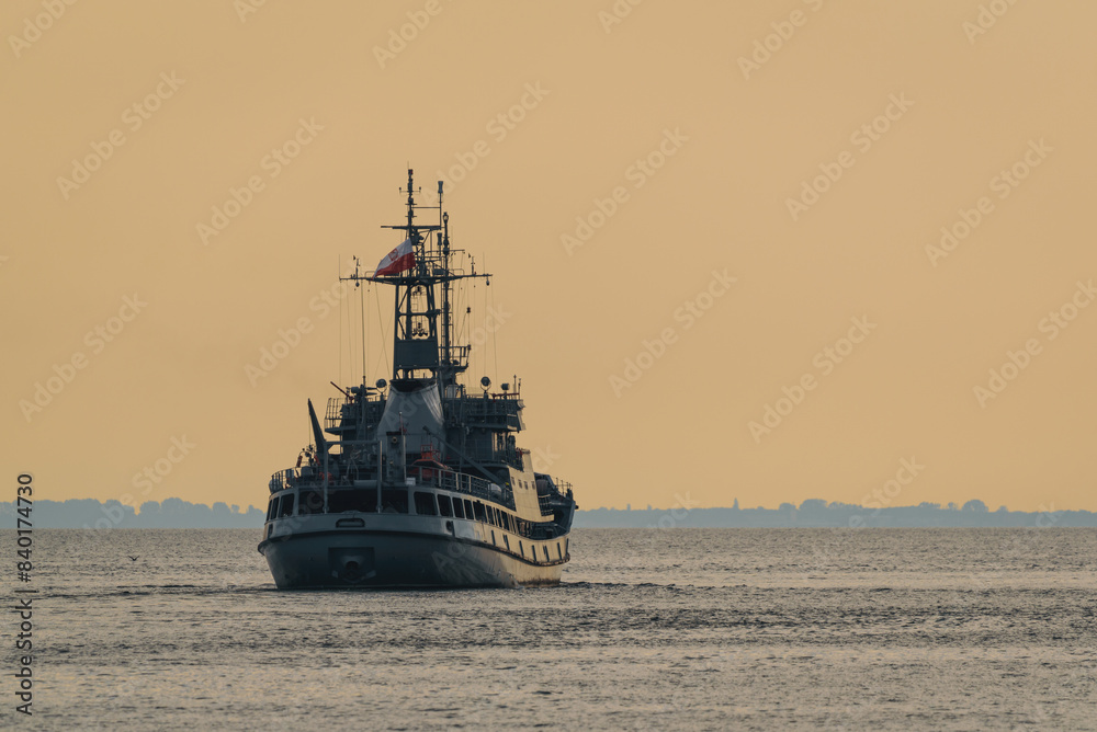 WARSHIP - Rescue-salvage ship of the Polish Navy WARSHIP - Rescue-salvage ship of the Polish Navy