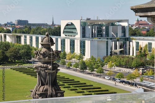 Berlin, Blick vom Reichstagsgebäude auf das Kanzleramt