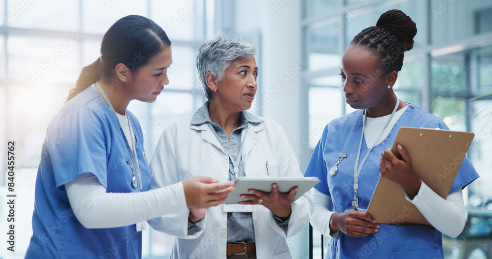 © peopleimages.com - Healthcare, women and doctor with tablet and clipboard for discussion about medical procedure or protocol. Teamwork, female people and nurse with tech for analysis of surgery results and conversation © peopleimages.com - Healthcare, women and doctor with tablet and clipboard for discussion about medical procedure or protocol. Teamwork, female people and nurse with tech for analysis of surgery results and conversation