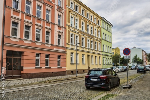 Obraz na płótnie forst, deutschland - sanierte häuserzeile in der altstadt w salonie