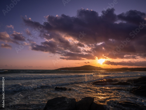 Couché de soleil au bord de la mer sur la Pointe de la Torche