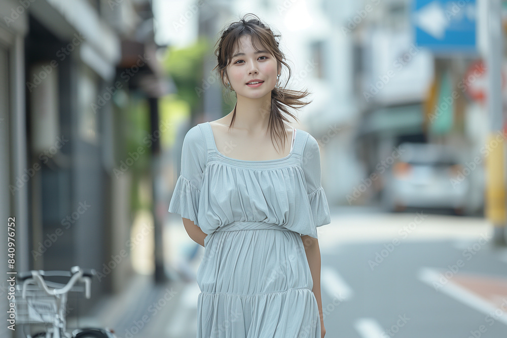 ワンピースを着た爽やかな女性 ワンピースを着た爽やかな女性