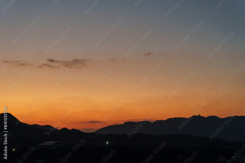 赤く焼けた朝の空 赤く焼けた朝の空